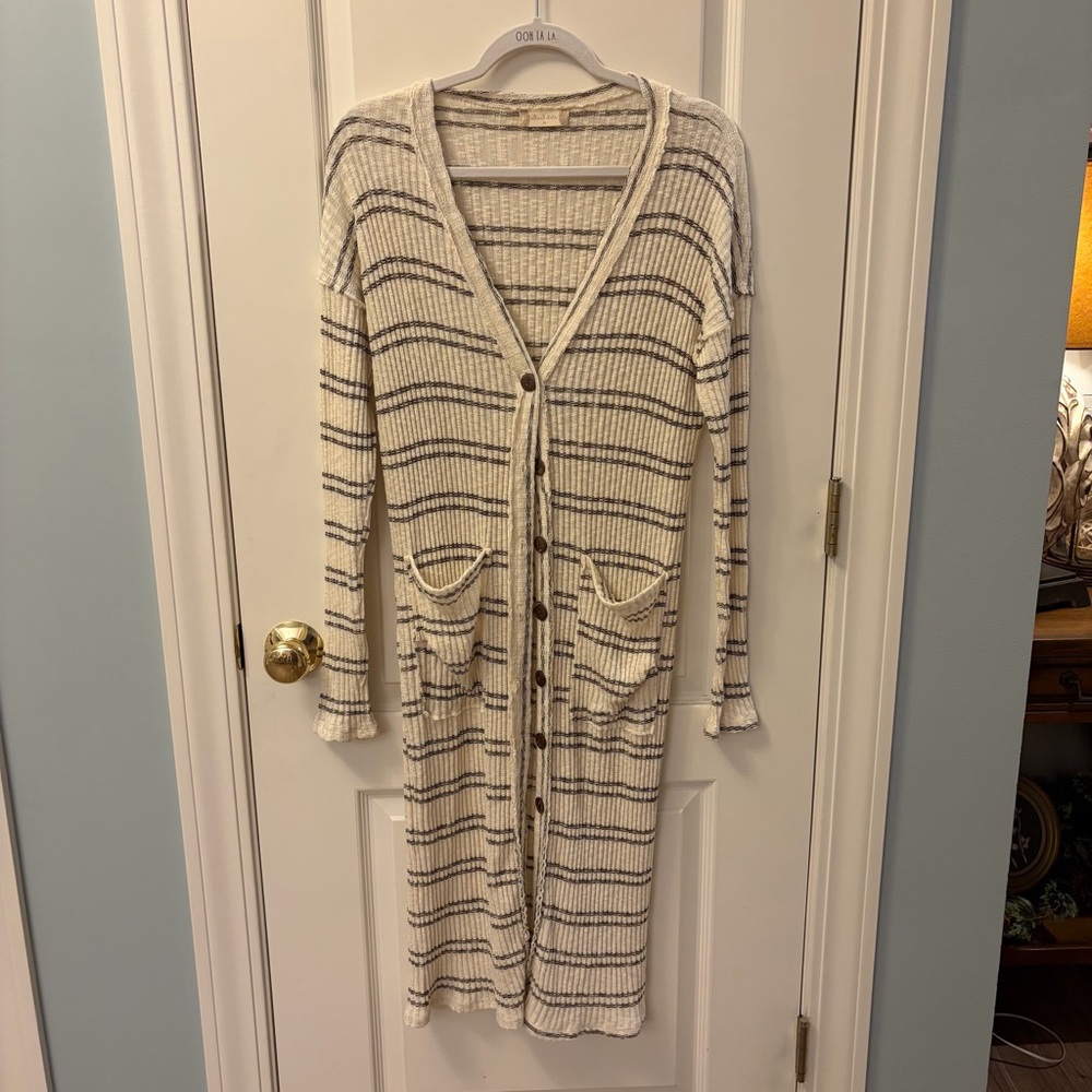 Altar'd State Cream and Black Knit Duster Size Medium